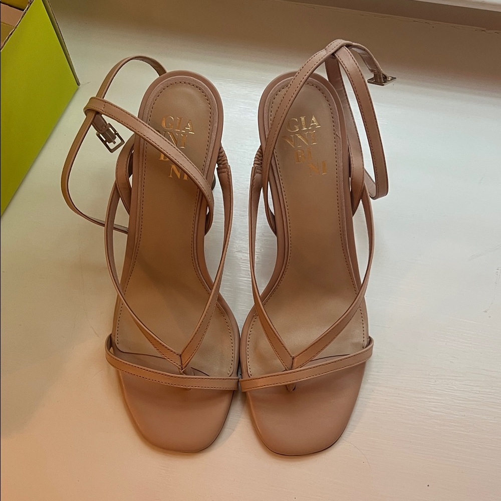 Gianni Bini nude heels